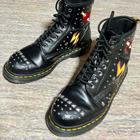 Dr Martens 1460 RARE Rock & Roll combat boots with studs, 💀 and heart ♥️ - Picture 11 of 16